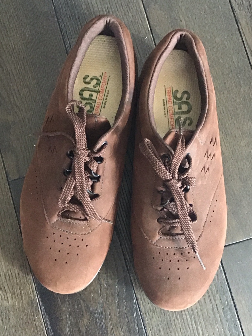 SAS Women's Tri-pad Comfort Brown Suede Lace-Up Sneaker. 9W.